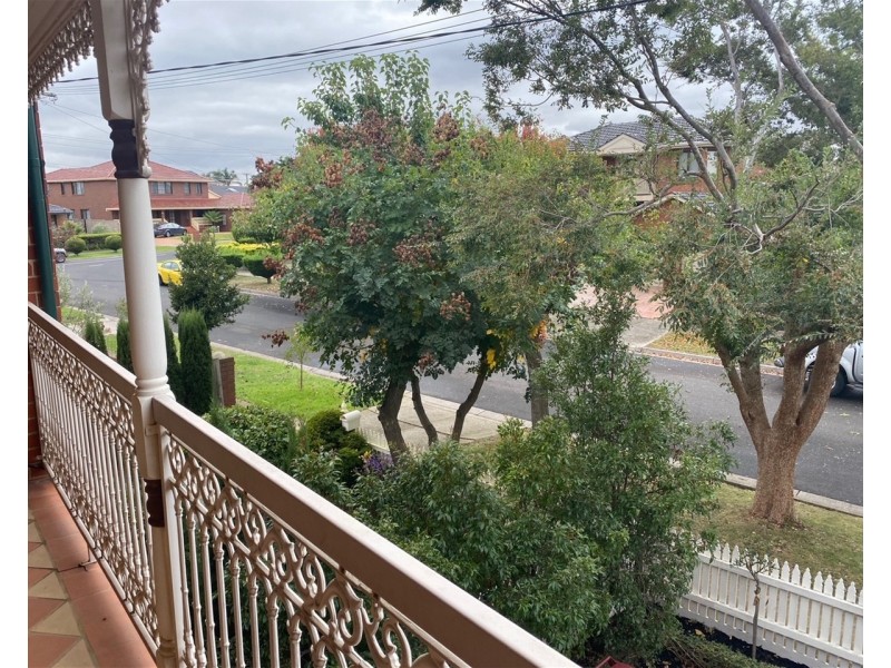 33 Hartley Crescent, Greenvale VIC 3059