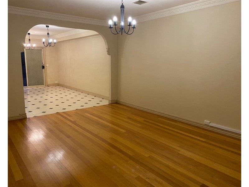 33 Hartley Crescent, Greenvale VIC 3059