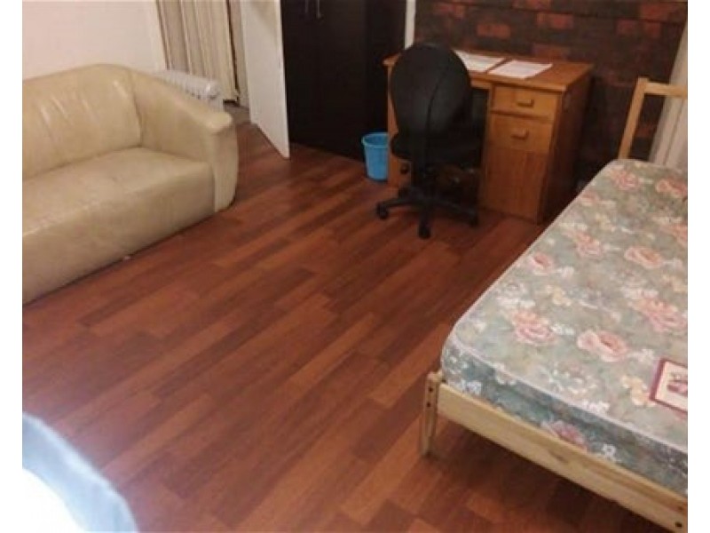 19 Curtain St, Kingsbury VIC 3083