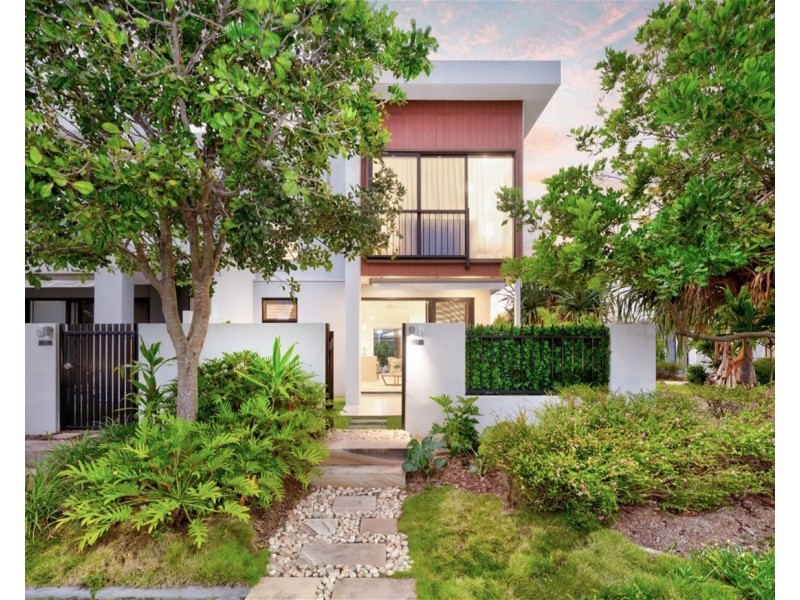 Hope Island QLD 4212