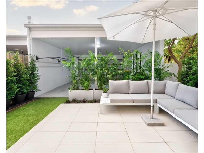 Hope Island QLD 4212