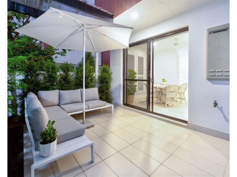 Hope Island QLD 4212