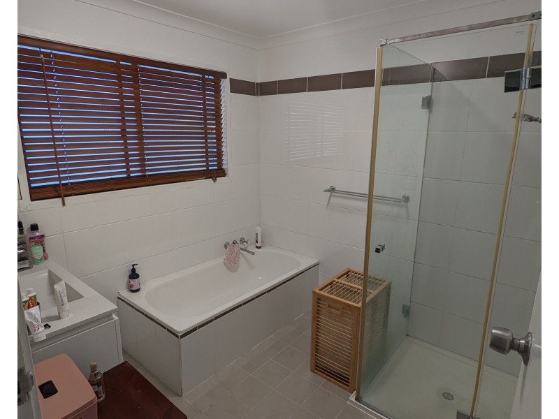 23 Green tce, Windsor QLD 4030