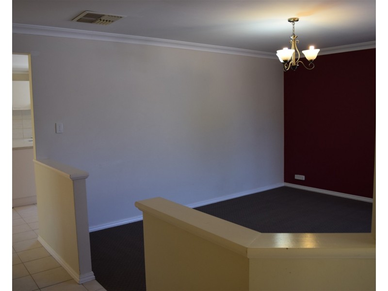 2/67 Mallard Way, Cannington WA 6107