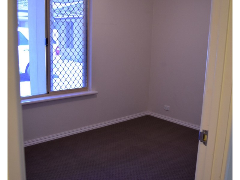 2/67 Mallard Way, Cannington WA 6107