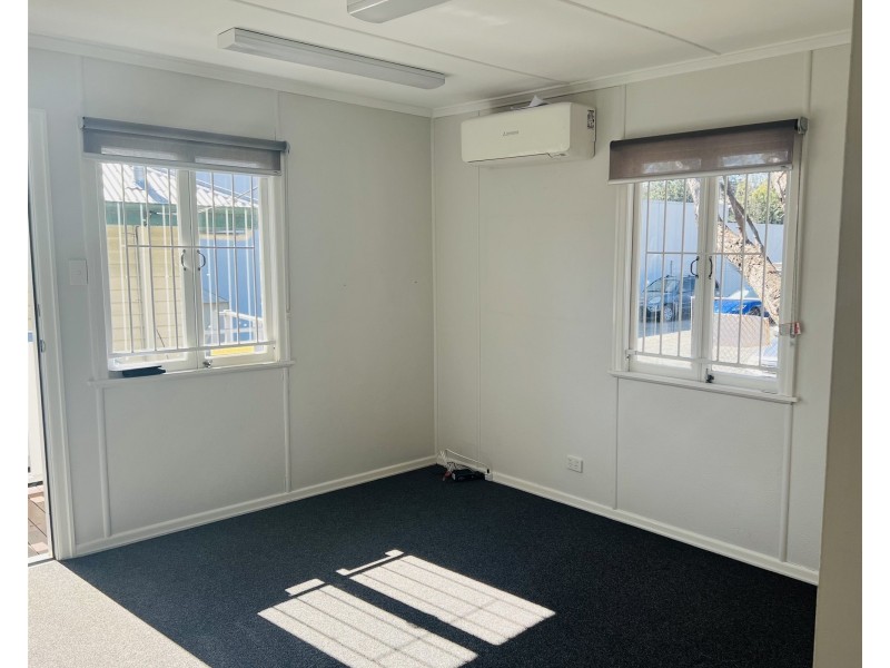 39 Mount Gravatt-Capalaba Road, Upper Mount Gravatt QLD 4122