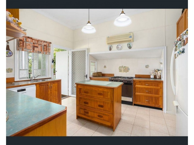 12  Cintra Street, Eastern Heights QLD 4305