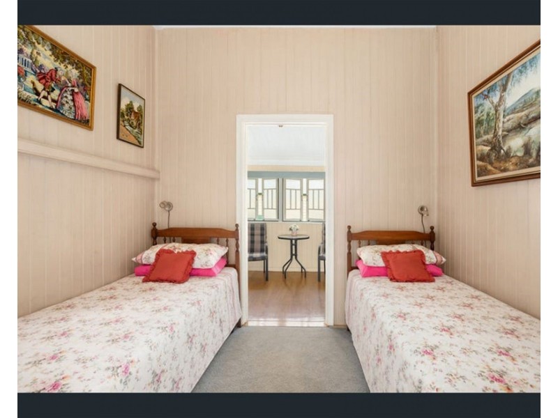 12  Cintra Street, Eastern Heights QLD 4305