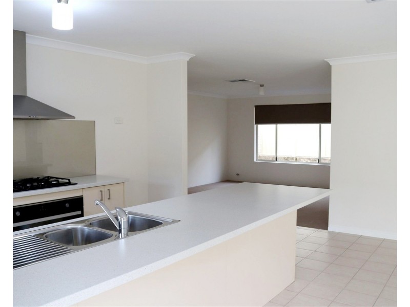 22 Cawana Parkway, Lakelands WA 6180