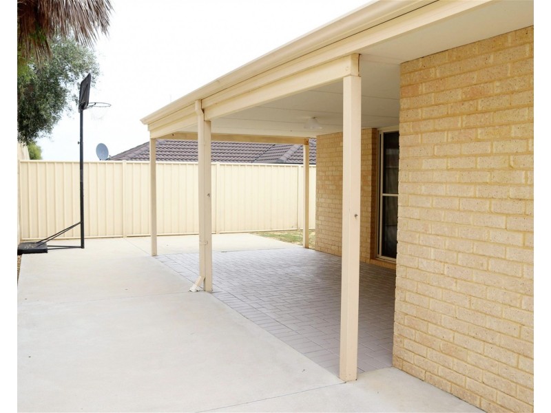 22 Cawana Parkway, Lakelands WA 6180