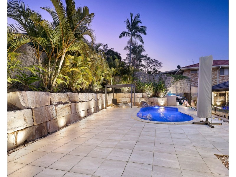 4 Rarotonga Rise, Pacific Pines QLD 4211