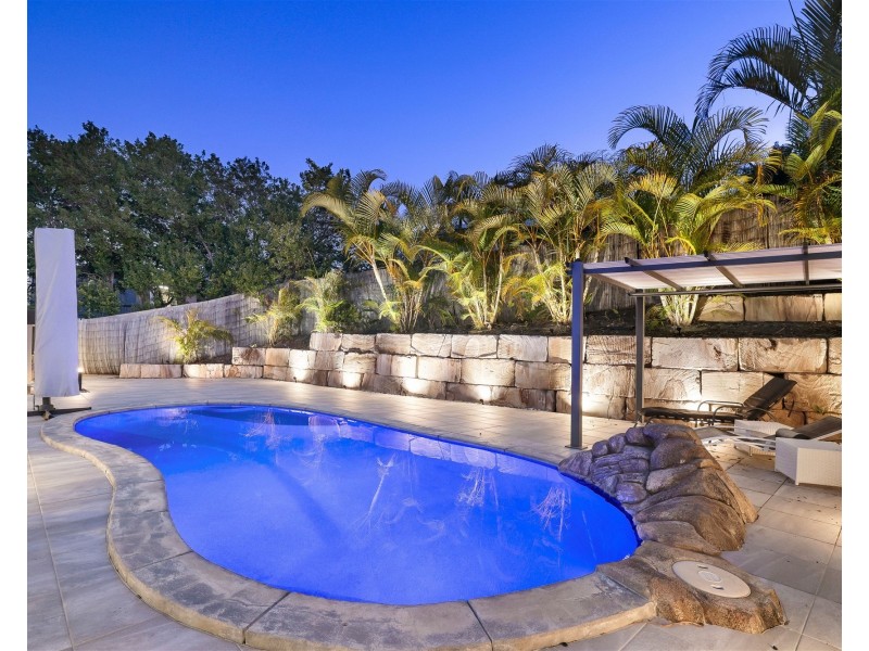 4 Rarotonga Rise, Pacific Pines QLD 4211