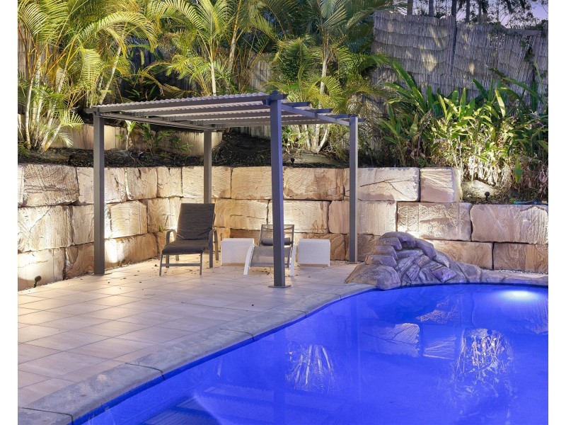 4 Rarotonga Rise, Pacific Pines QLD 4211