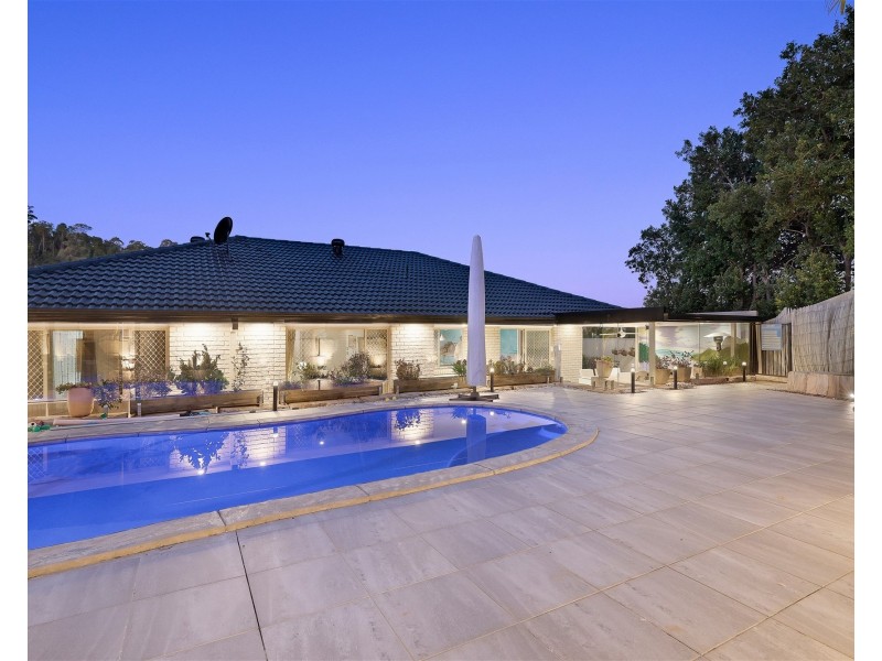 4 Rarotonga Rise, Pacific Pines QLD 4211