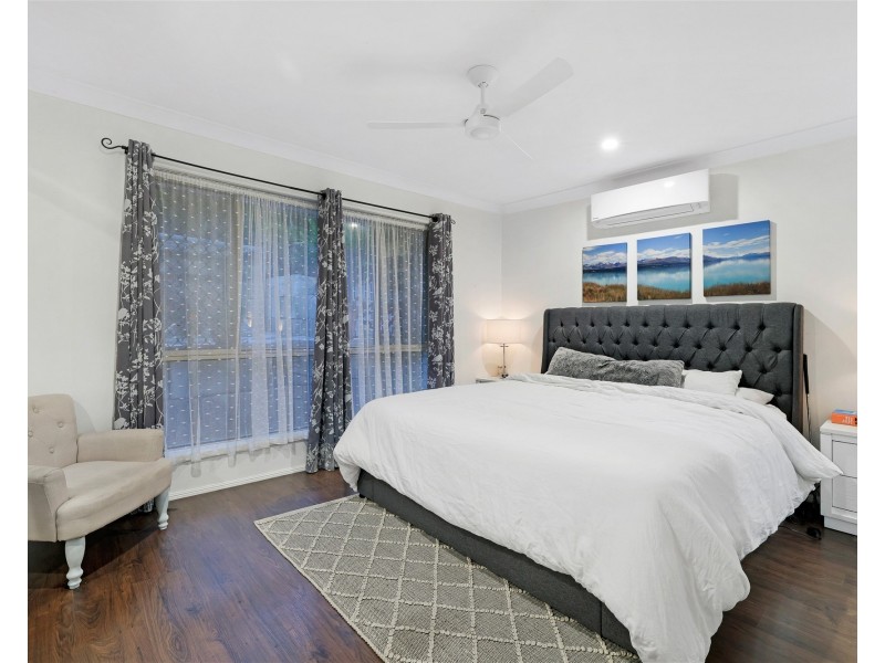 4 Rarotonga Rise, Pacific Pines QLD 4211