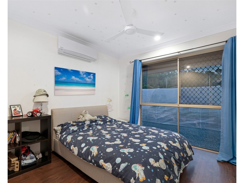 4 Rarotonga Rise, Pacific Pines QLD 4211