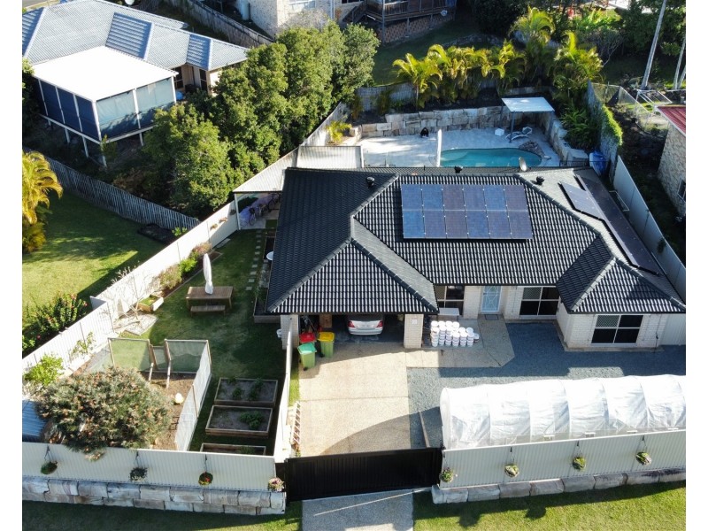 4 Rarotonga Rise, Pacific Pines QLD 4211