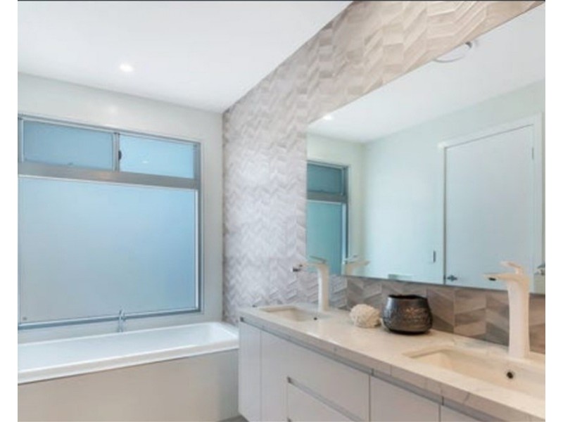 32  King Arthur Terrace, Tennyson QLD 4105