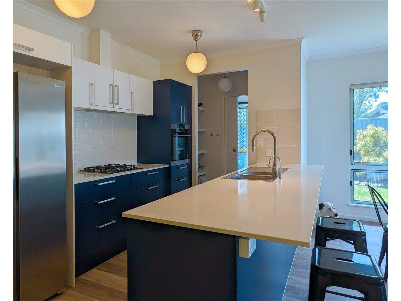 33 Wattle Street, Yorkeys Knob QLD 4878