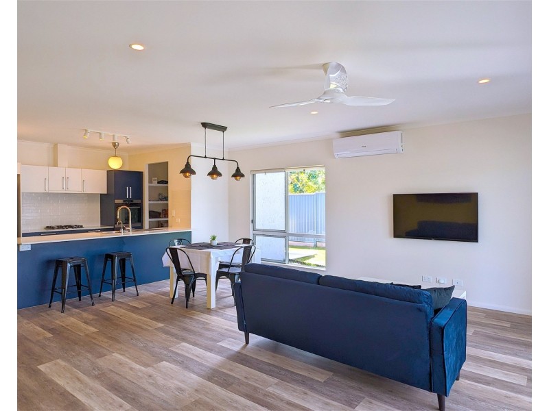 33 Wattle Street, Yorkeys Knob QLD 4878