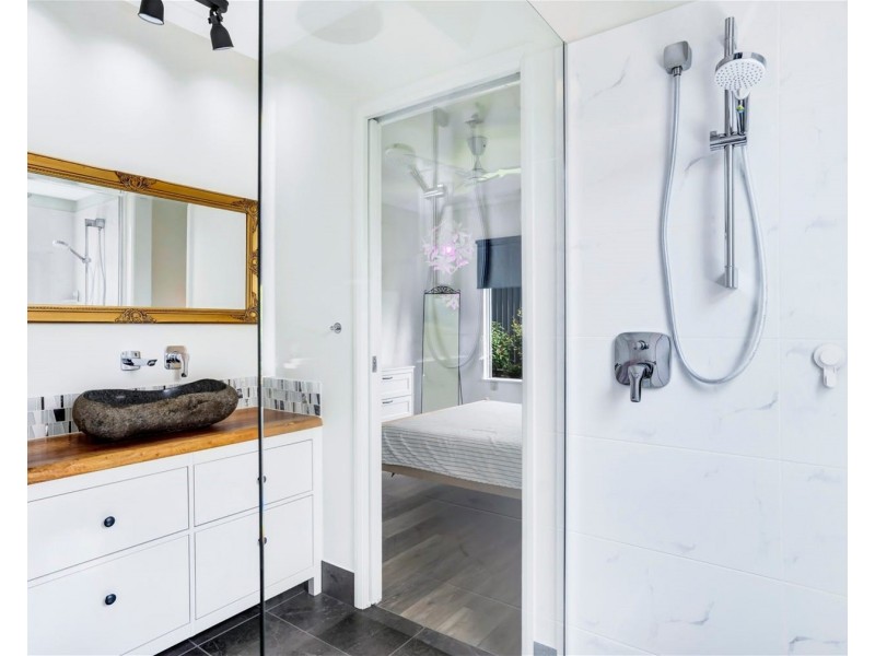 33 Wattle Street, Yorkeys Knob QLD 4878