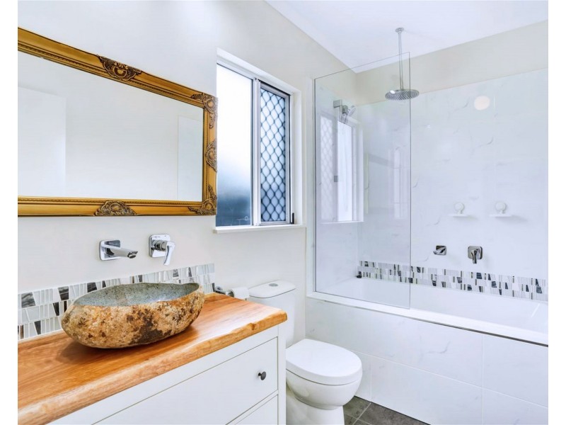 33 Wattle Street, Yorkeys Knob QLD 4878