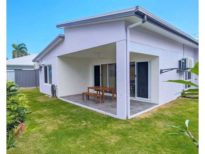 33 Wattle Street, Yorkeys Knob QLD 4878