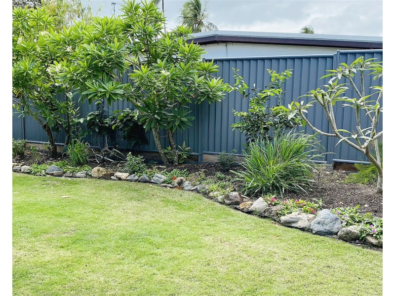 33 Wattle Street, Yorkeys Knob QLD 4878