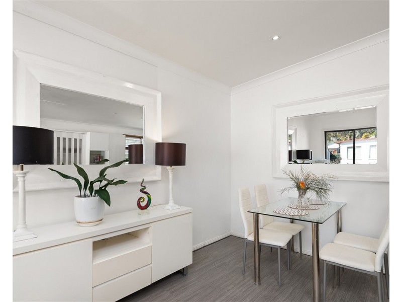 1 Sunshine Wattle Road, Green Point NSW 2251