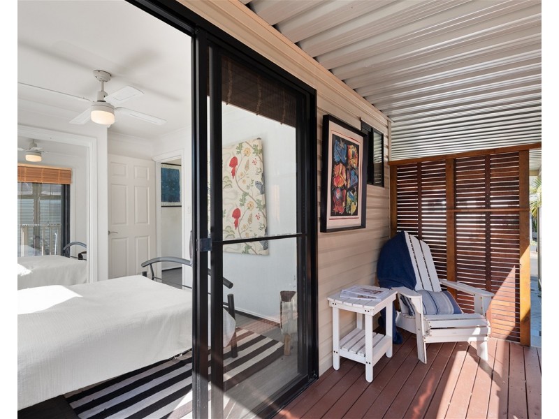 1 Sunshine Wattle Road, Green Point NSW 2251