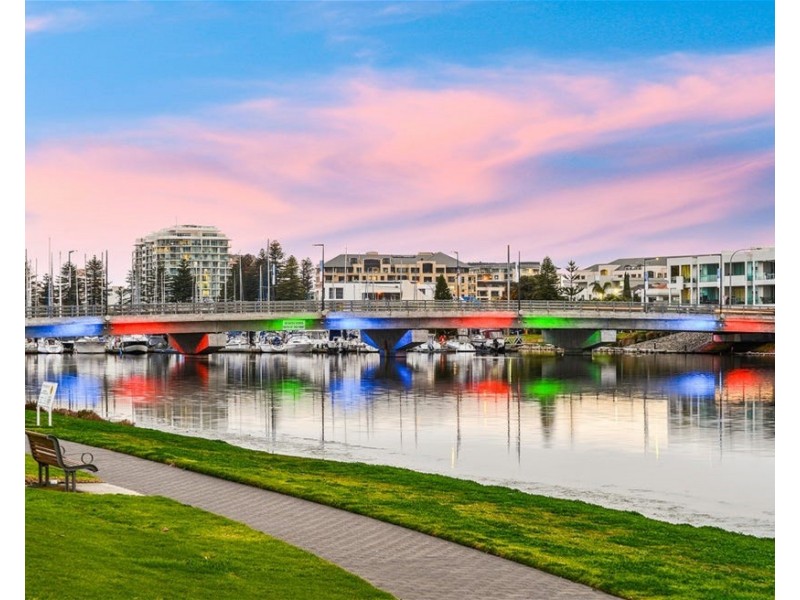 5/8 MacFarlane street, Glenelg North SA 5045