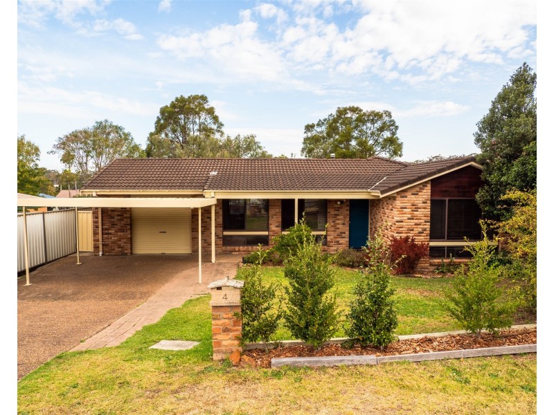 4 Lydon Crescent, West Nowra NSW 2541