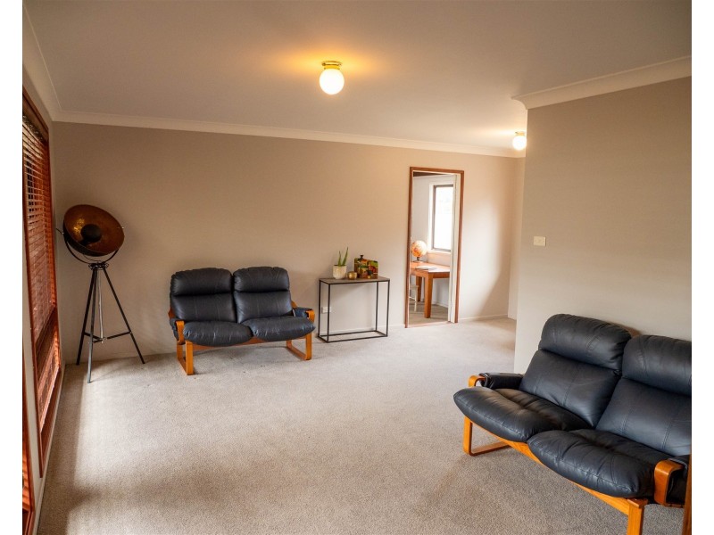 4 Lydon Crescent, West Nowra NSW 2541