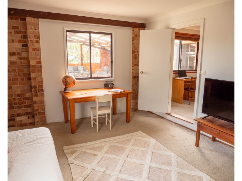 4 Lydon Crescent, West Nowra NSW 2541