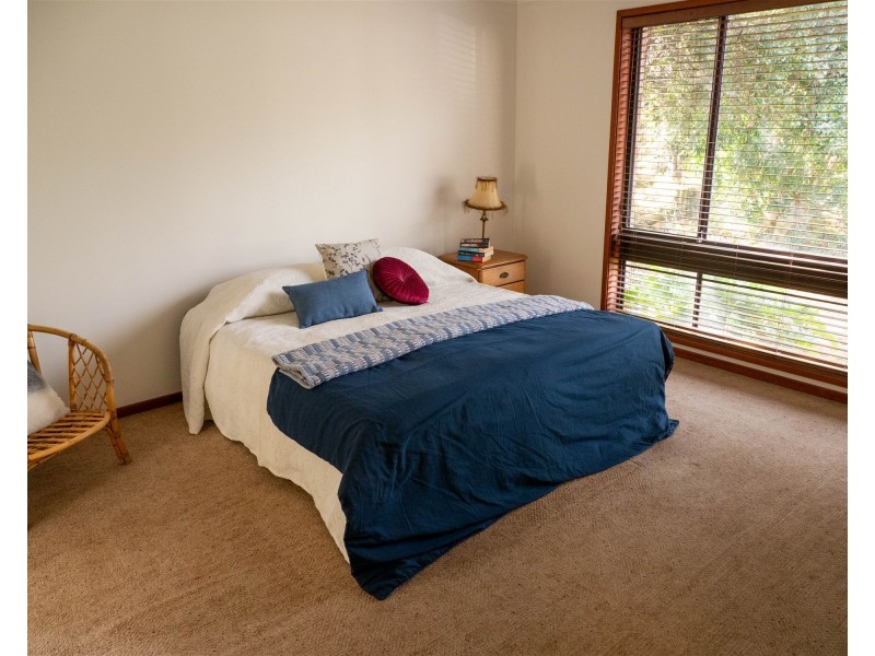 4 Lydon Crescent, West Nowra NSW 2541