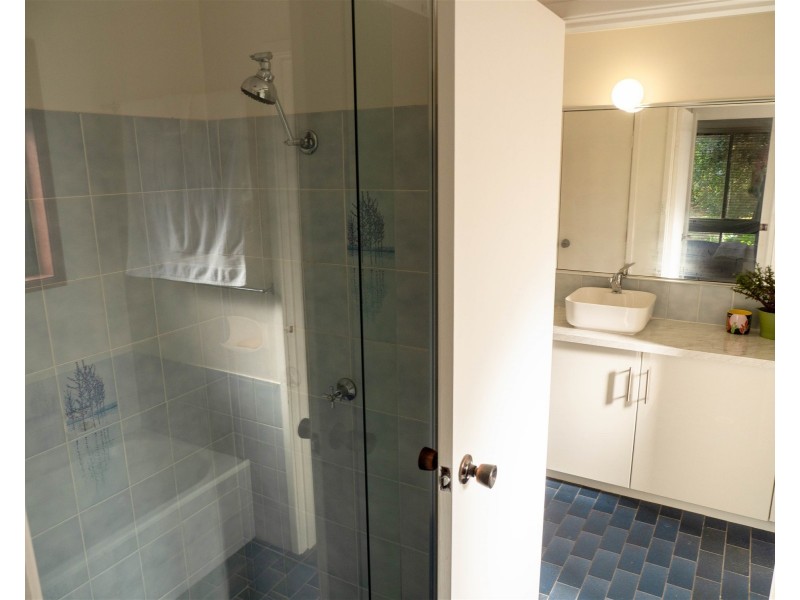 4 Lydon Crescent, West Nowra NSW 2541