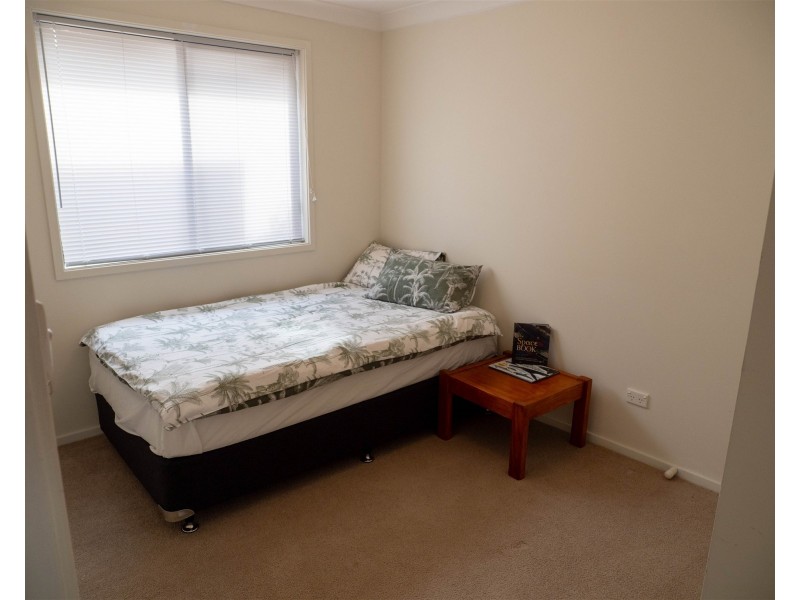 4 Lydon Crescent, West Nowra NSW 2541