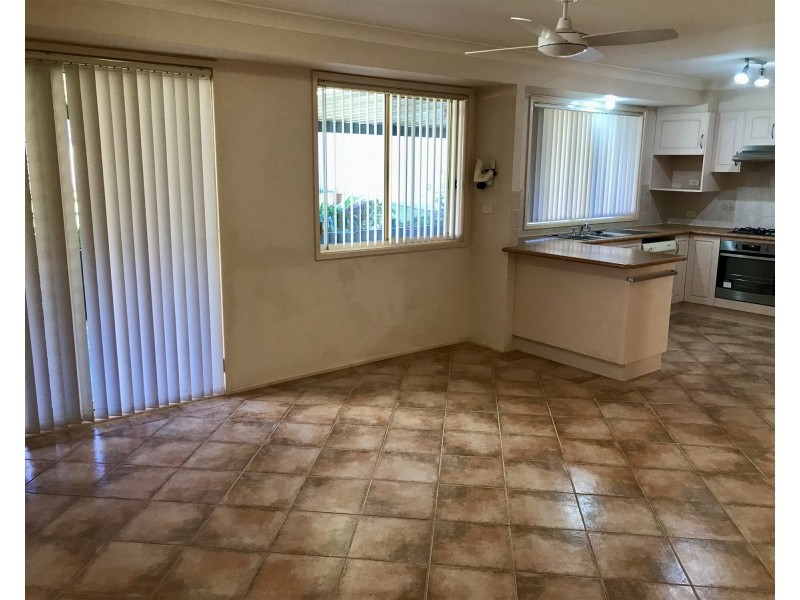 6 Kerang Court, Horsley NSW 2530