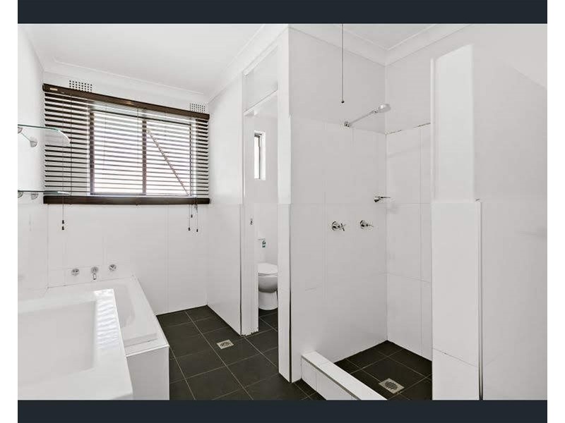 1/37 Osborne Parade, Warilla NSW 2528