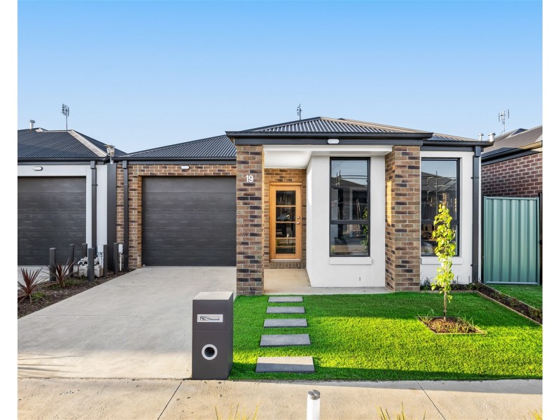 19 Stallion Place, Sebastopol VIC 3356