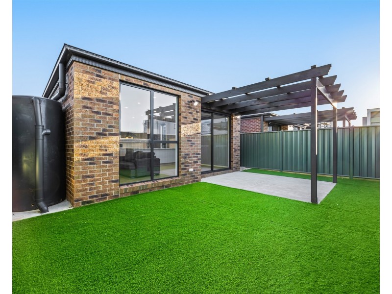 19 Stallion Place, Sebastopol VIC 3356