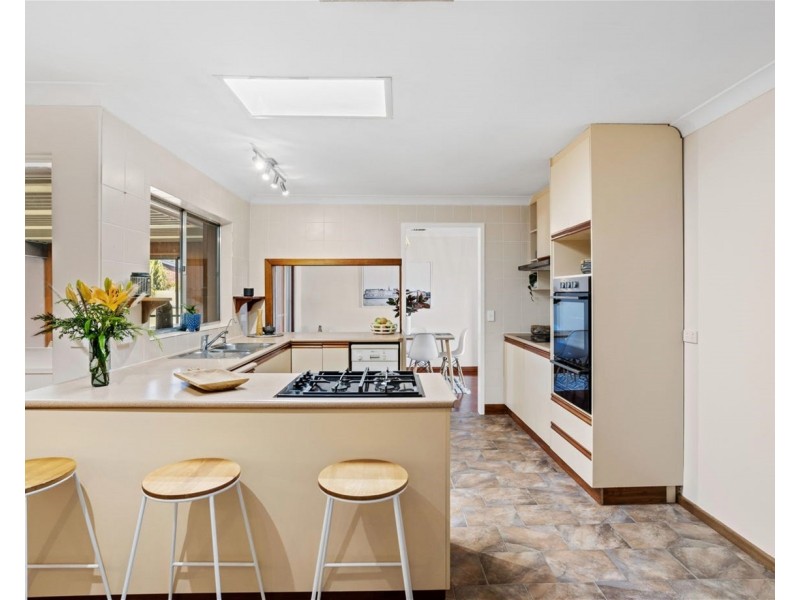 8 Darwendale Street, Huntfield Heights SA 5163