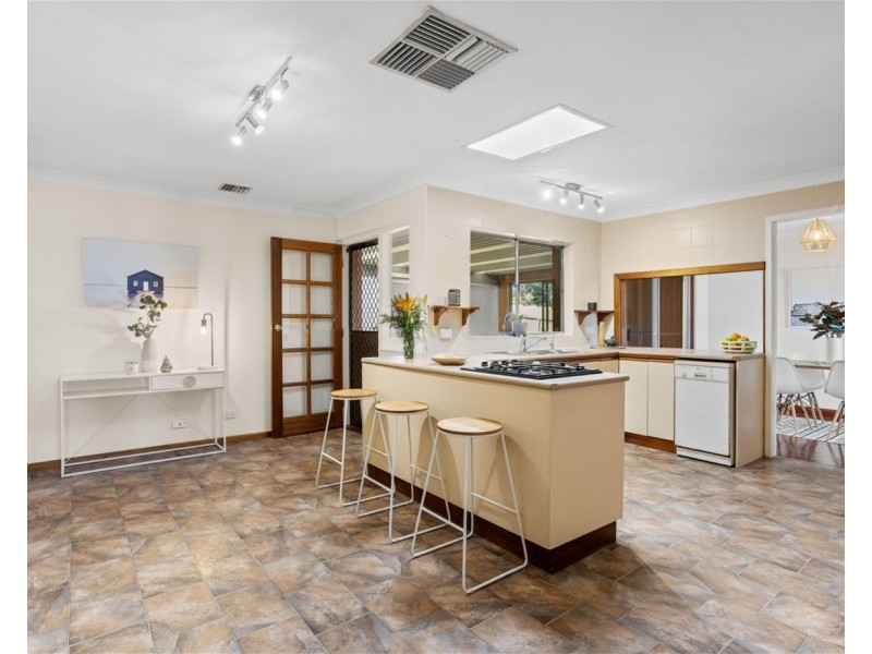 8 Darwendale Street, Huntfield Heights SA 5163