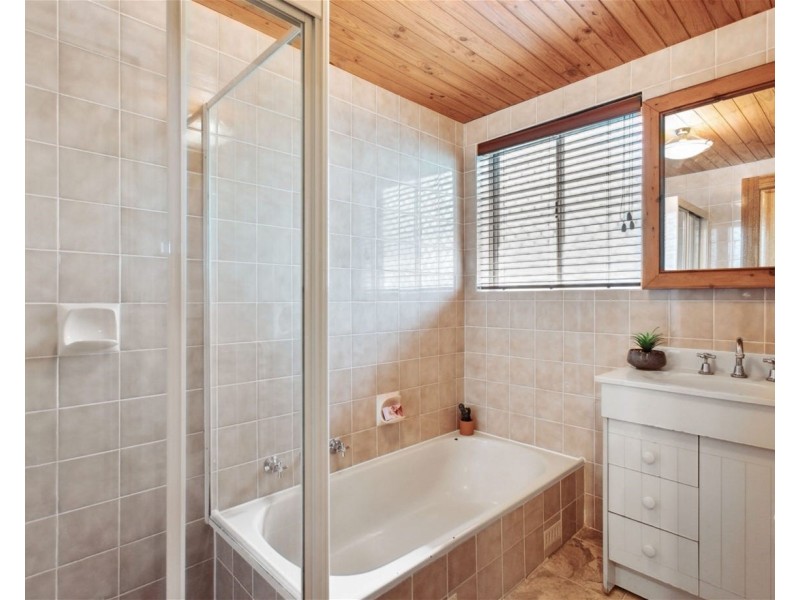 8 Darwendale Street, Huntfield Heights SA 5163