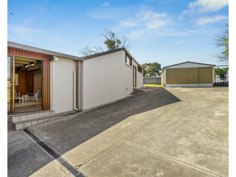 8 Darwendale Street, Huntfield Heights SA 5163