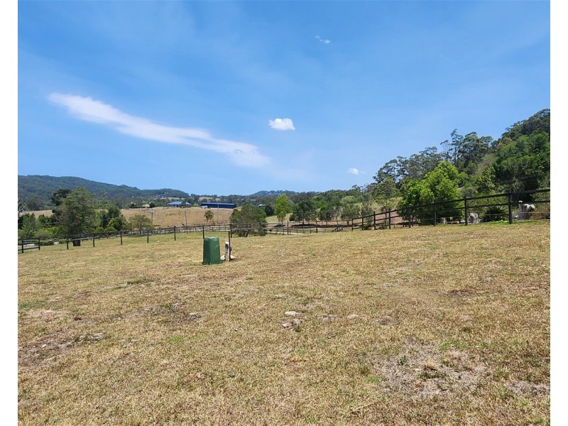 86 Atkinson Road, Kiamba QLD 4560