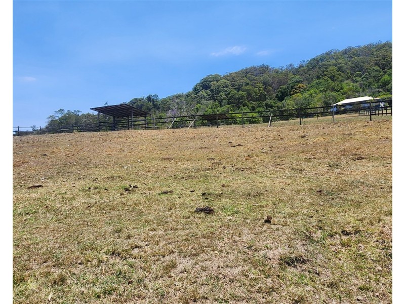 86 Atkinson Road, Kiamba QLD 4560