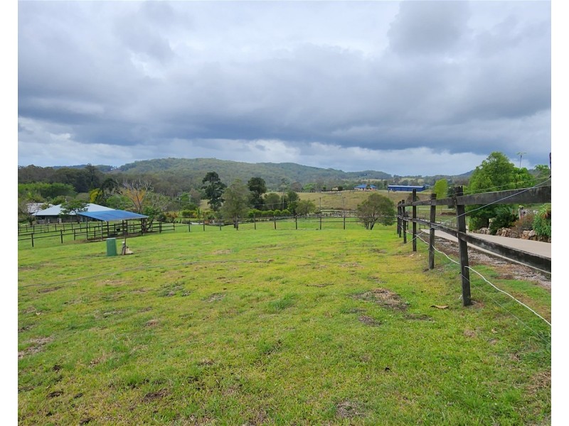 86 Atkinson Road, Kiamba QLD 4560