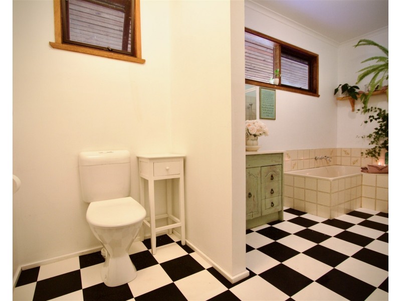 203 Ainsworth Avenue, Chum Creek VIC 3777