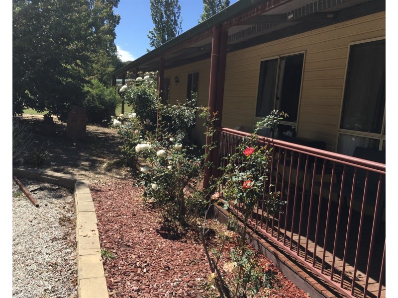 11 Park View Ave, Portland NSW 2847